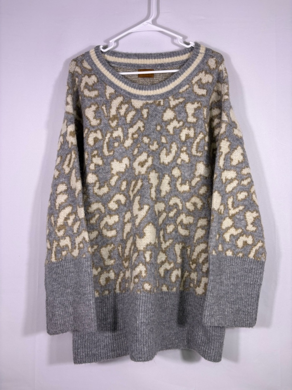 POL Leopard Print Sweater Gray Cream Oversized Chunky Knit Cozy Boutique Small